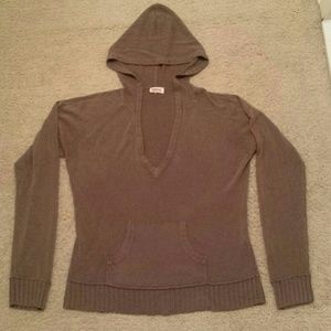 Lightweight sweater goodie